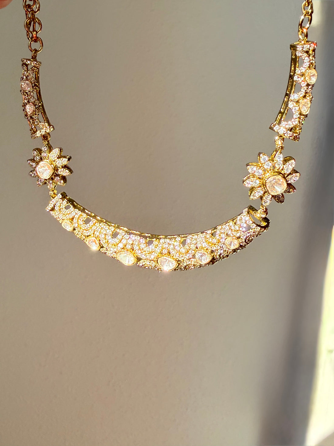 Taraa Moissanite Polki Set w Floral Detailing & 18k Gold Plating