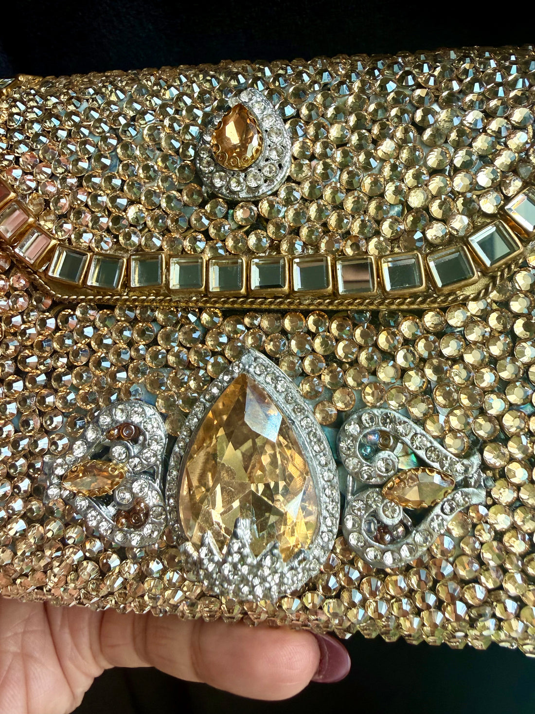 Maharani – Crystal & Mirror Work Embellished Clutch